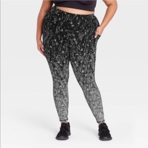 NWT - Women’s High Rise 7/8 Leggings.